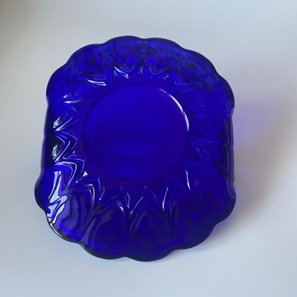 Vintage COBALT BLUE GLASS Tray by New Martinsville/Viking Glass Handled With Sil - Picture 8 of 8